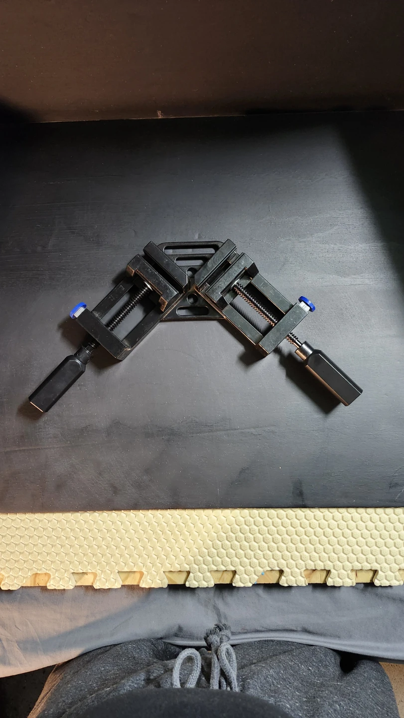 90 Degree Corner Clamp