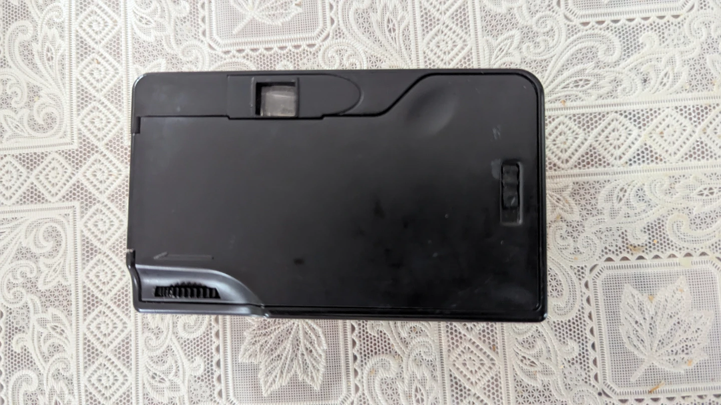 Reto Ultra Wide & Slim Film Camera - photo 2