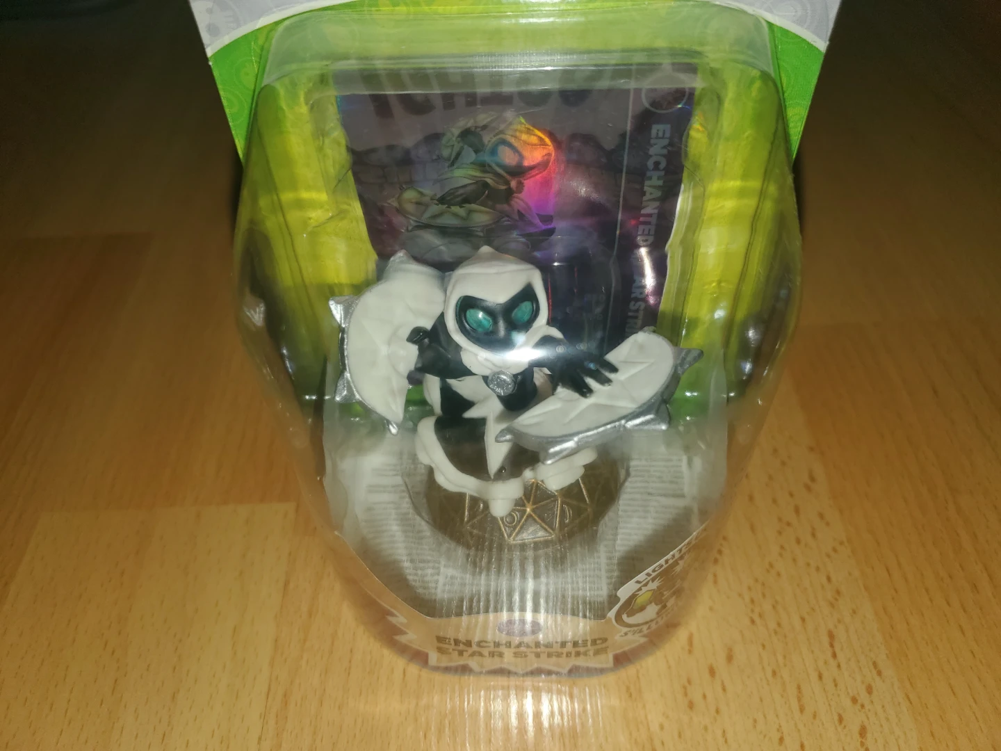 Sealed - Skylanders Swap Force Lightcore Enchanted Star Strike - photo 2