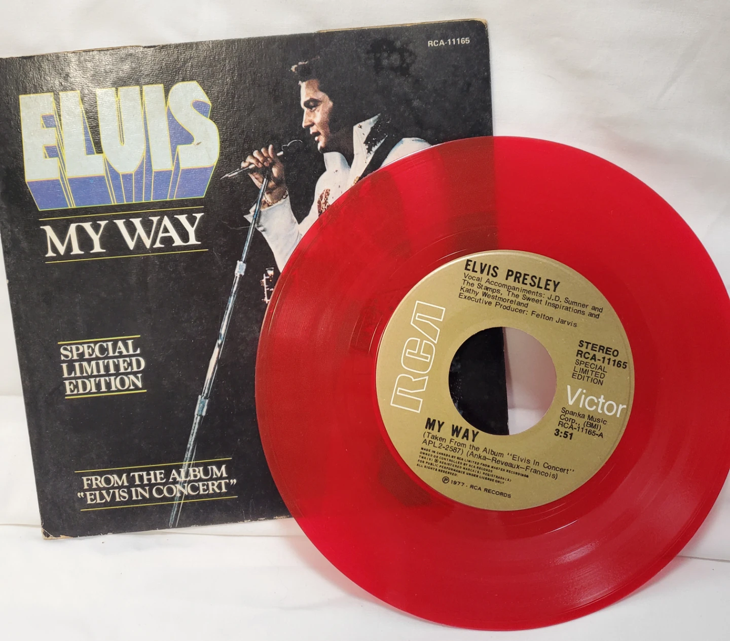 3 Elvis & 2 Beatles Vintage 45's - photo 3