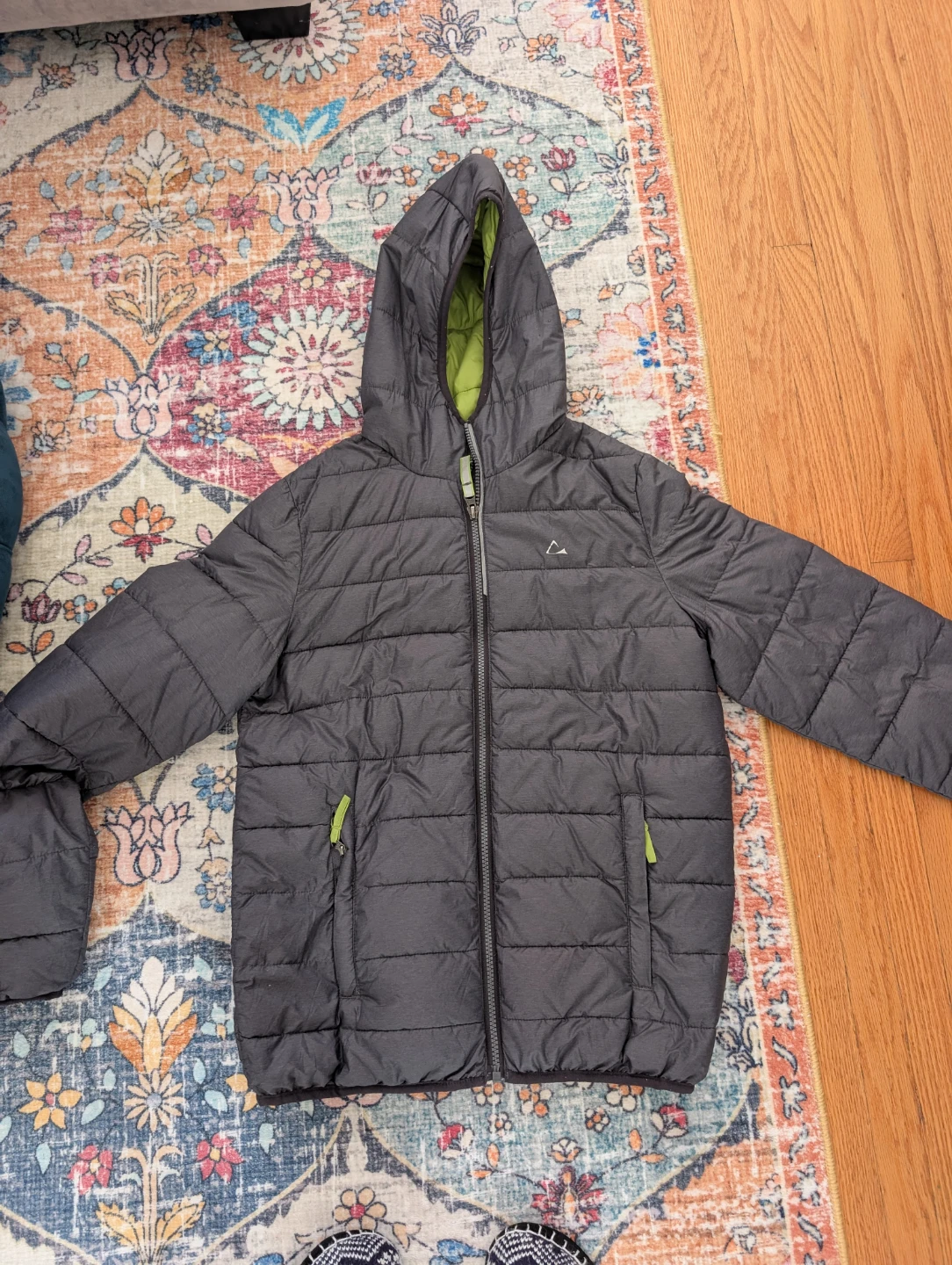 Fall puffer jacket Size XL Youth