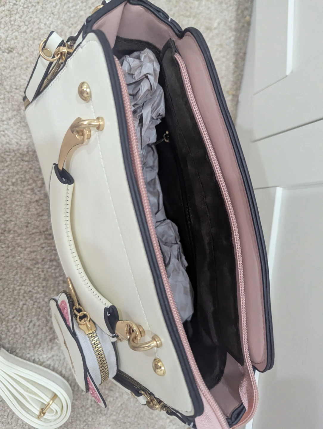 Dantasty White Cat-Themed Handbag - photo 3