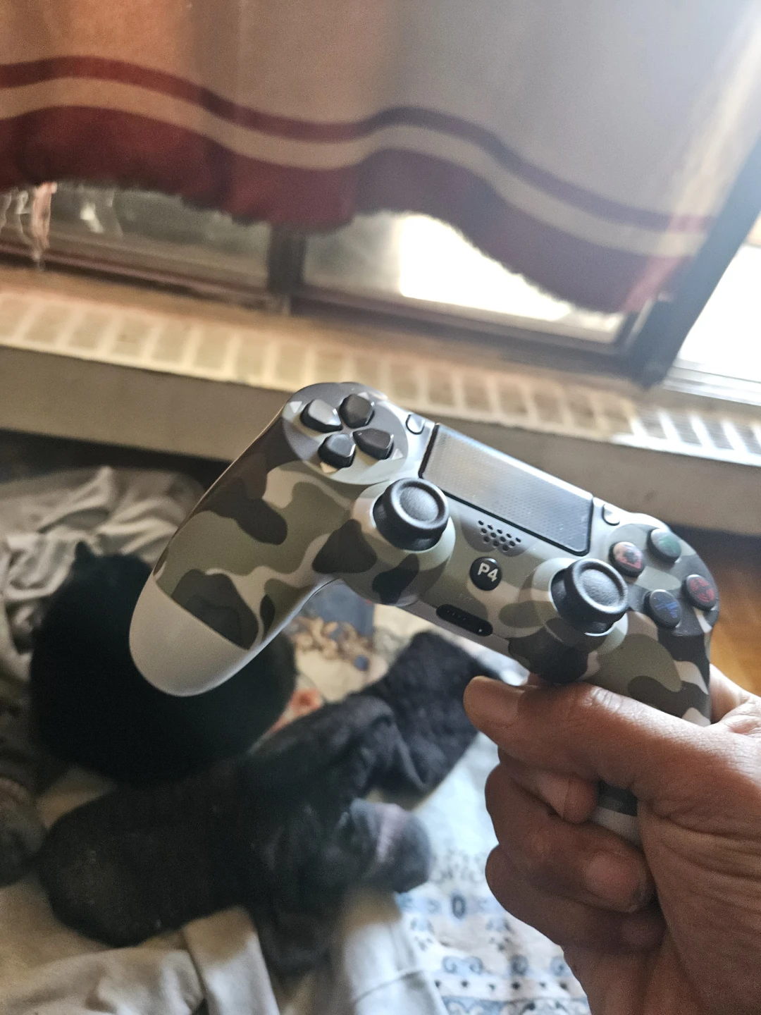 PlayStation 4 Console Bundle with Camo Controller and Games - photo 3