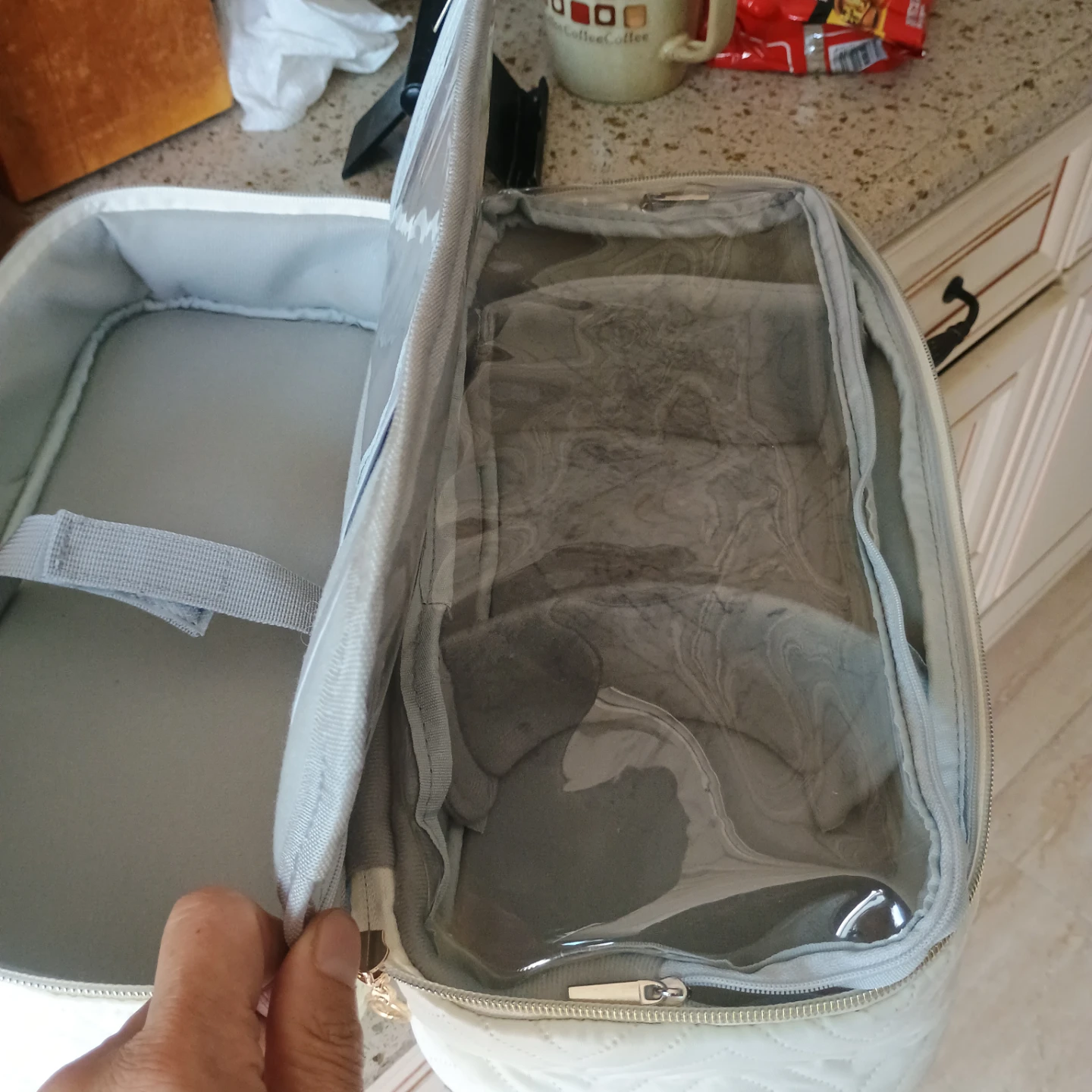 Quilted White Makeup Travel Organizer Case - photo 3