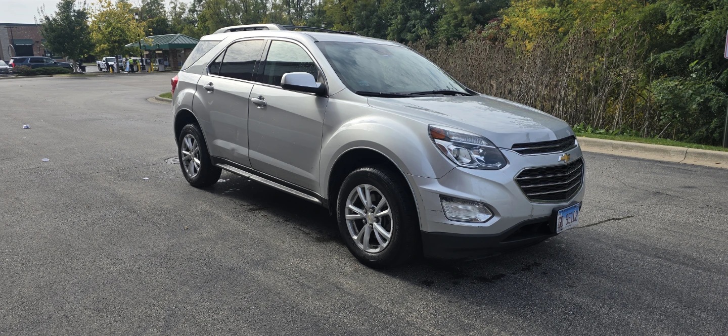 Silver Chevrolet Equinox SUV 2017 - photo 2