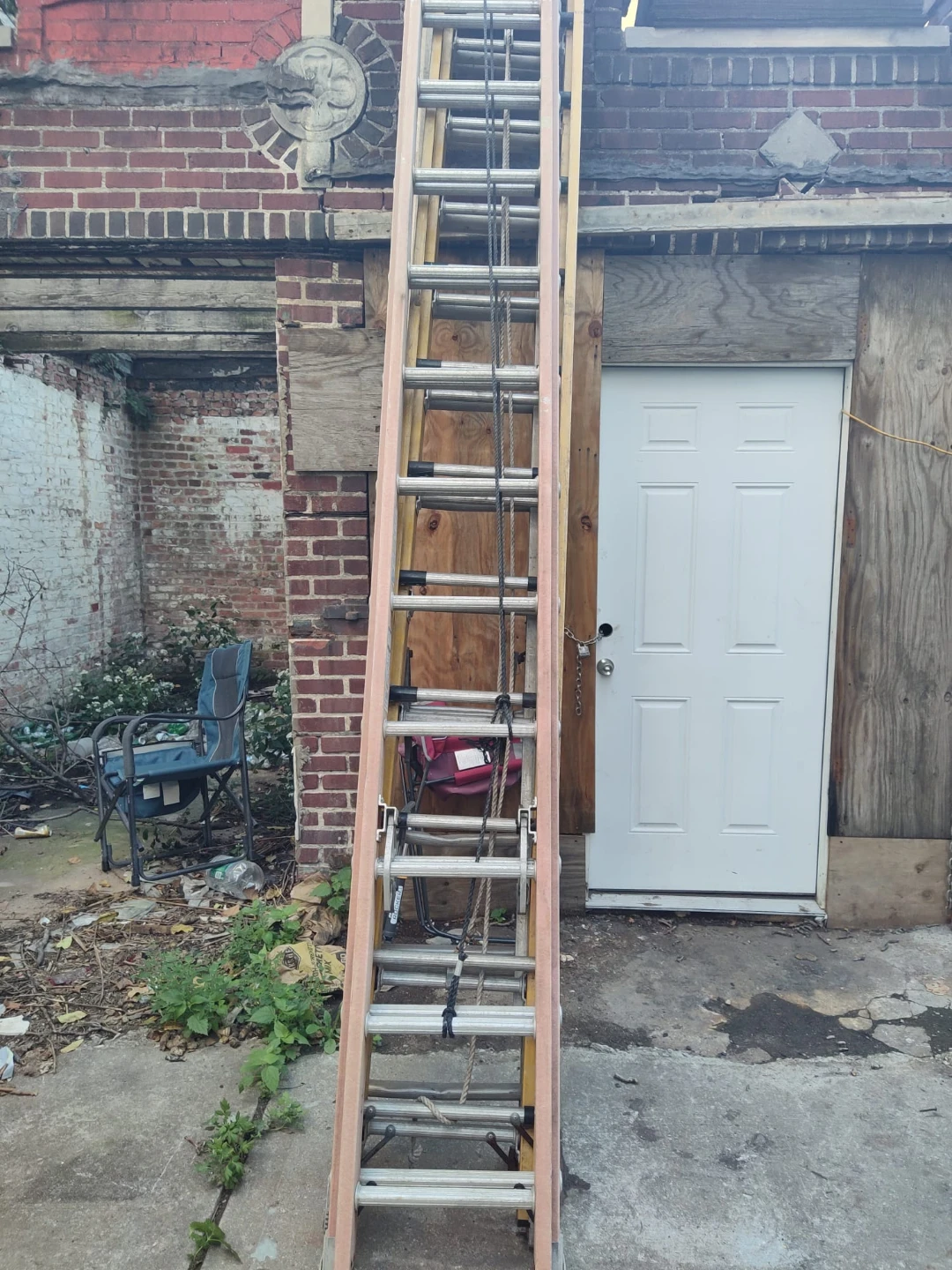 Werner 32ft Fiberglass Extension Ladder - photo 2