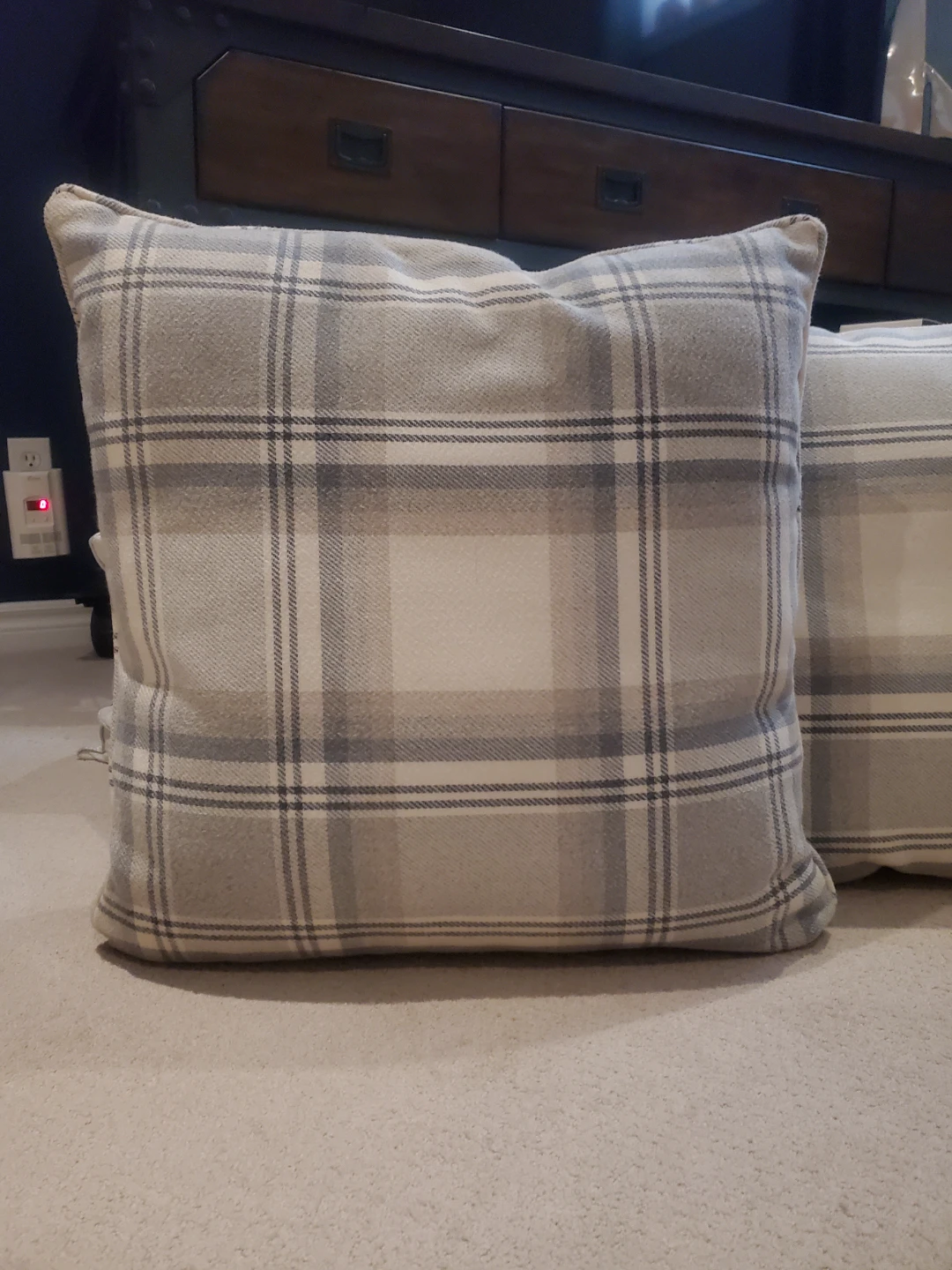 Two Grey Plaid Throw Cushions - photo 2