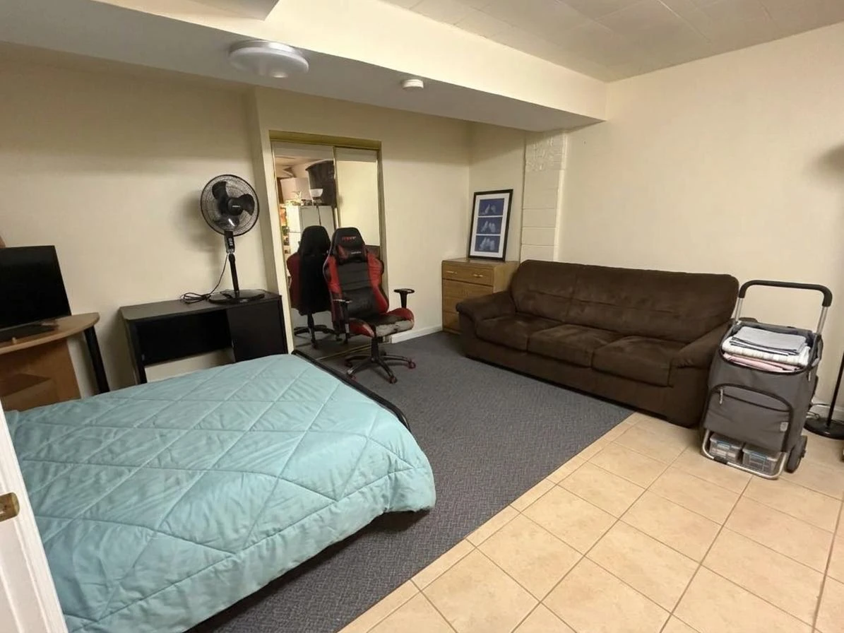 Room for couple or single person