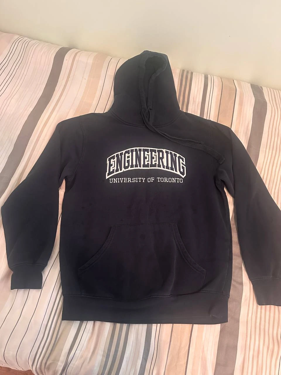 University of Toronto Engineering Hoodie - Size M - photo 2