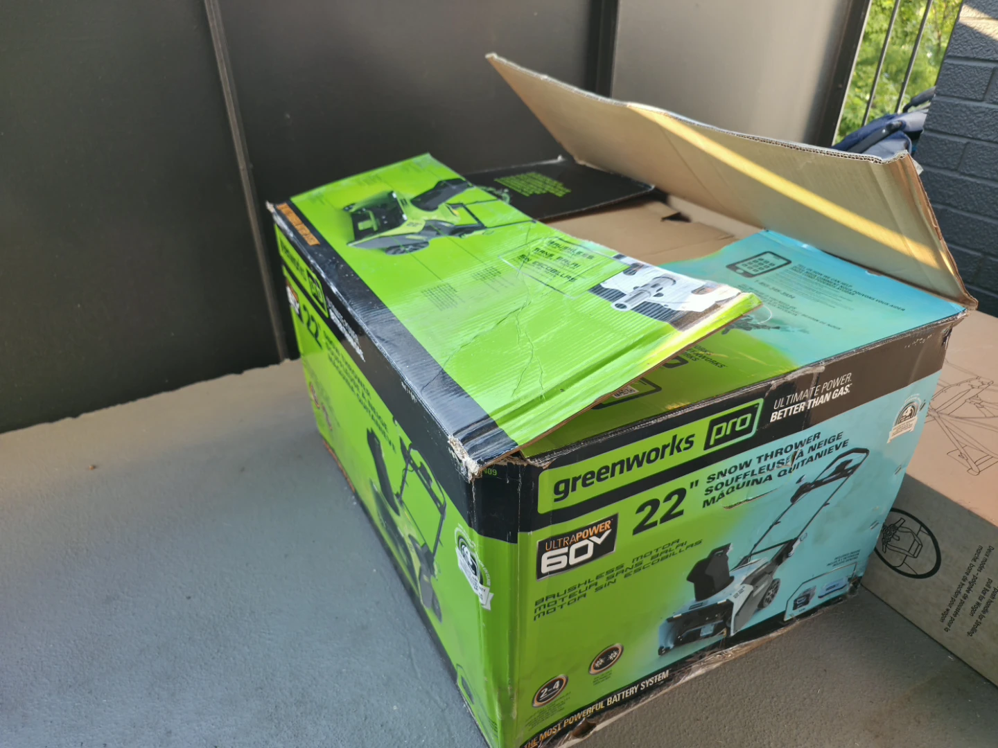 Greenworks Pro 60V 22-inch Snow Thrower - photo 3