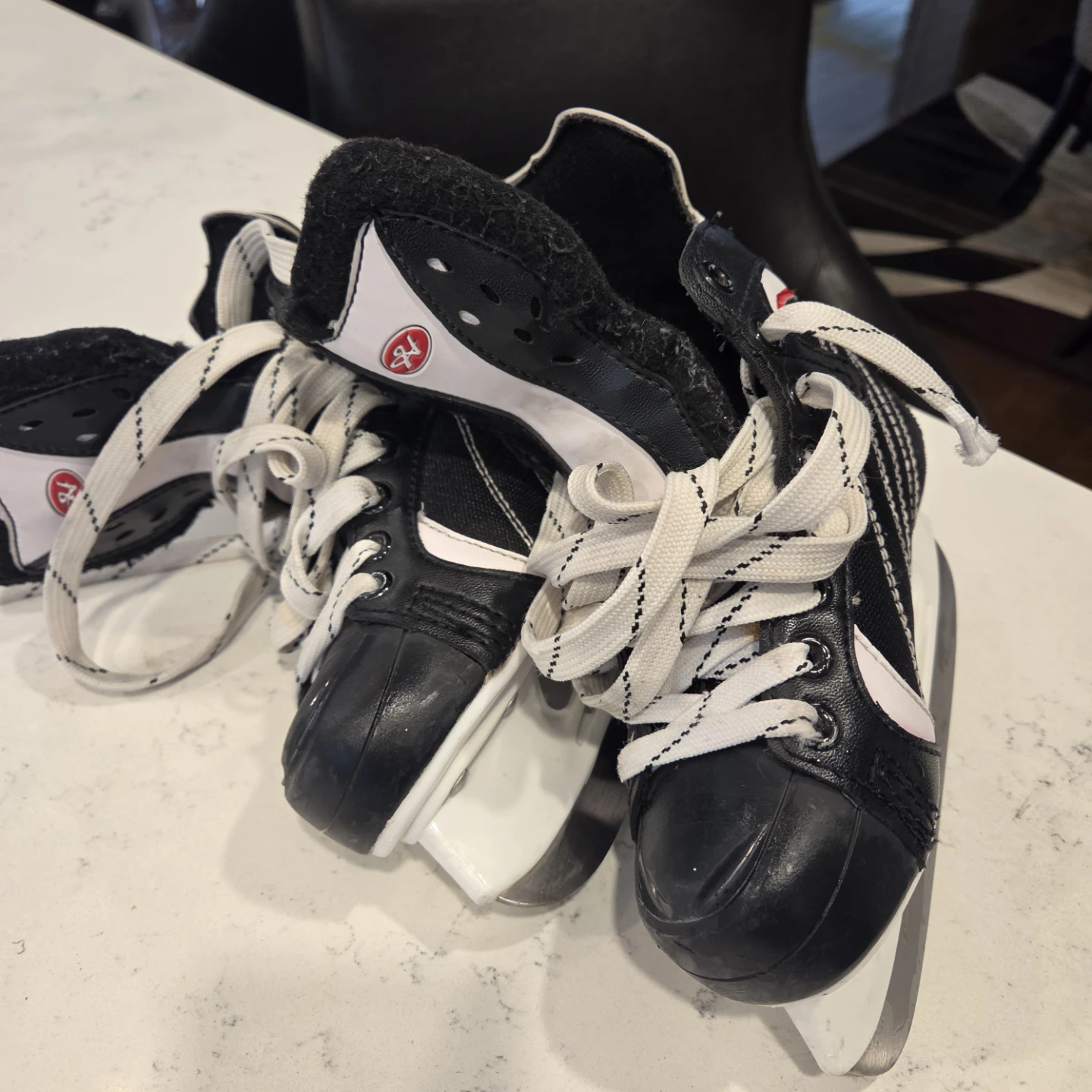 Hespeler Childrens Ice Skates Size J1