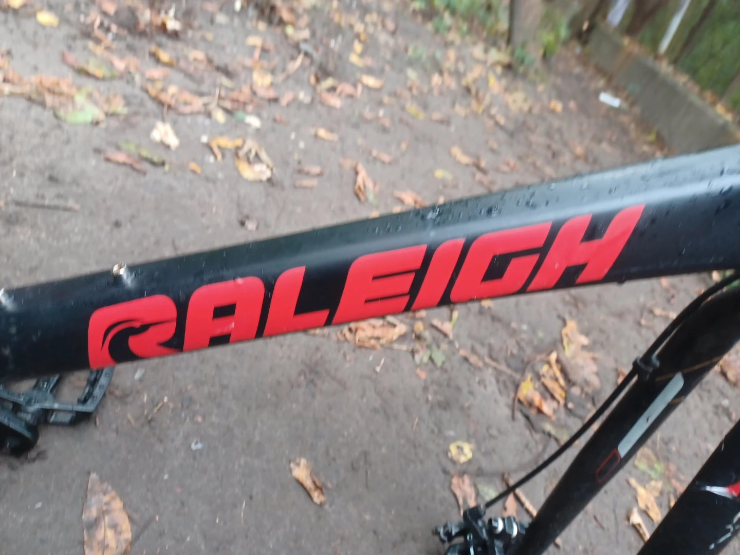 Raleigh Transfer Hybrid Bike - Great Condition - photo 4