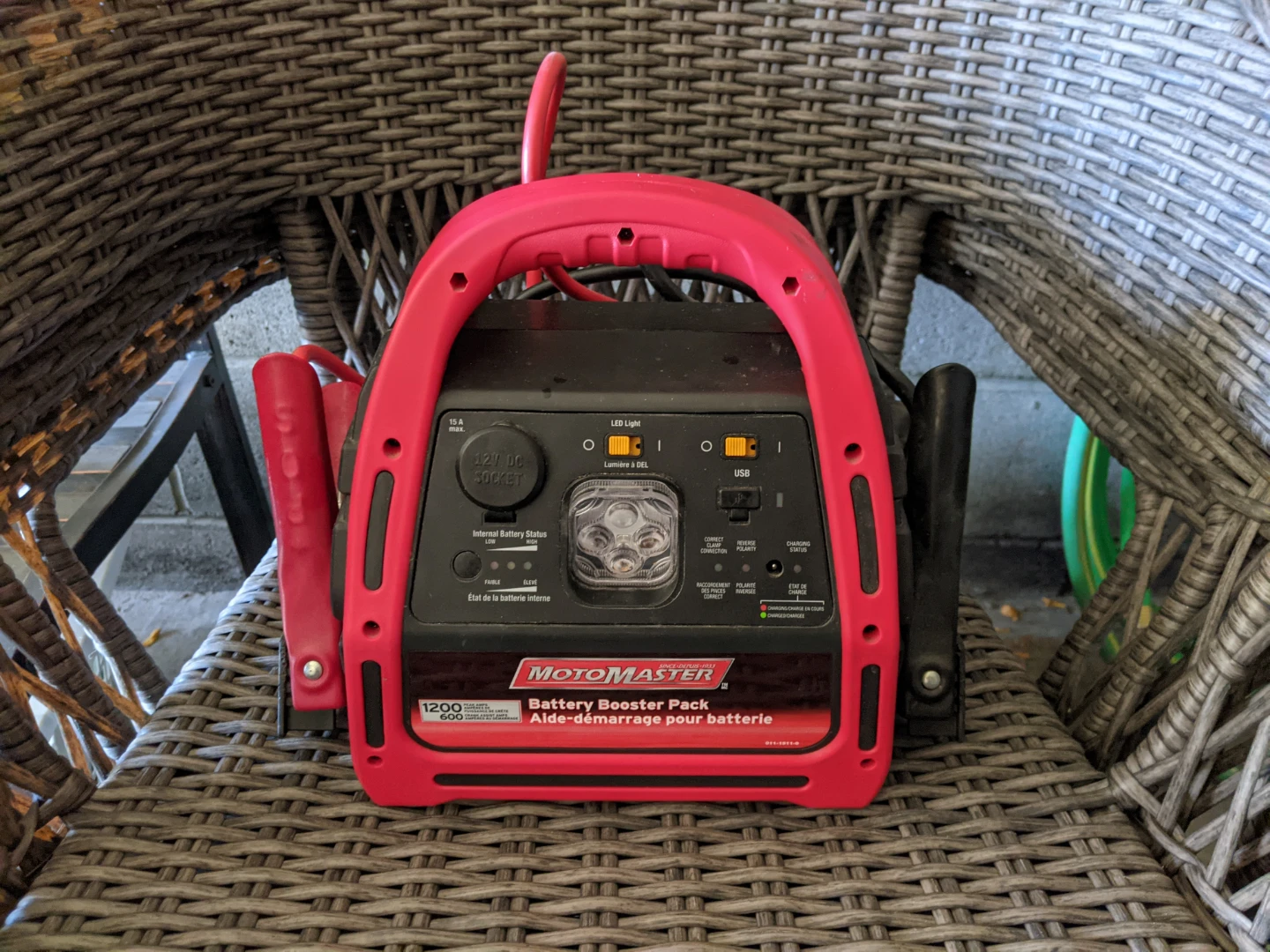 MotoMaster 1200 Battery Booster Pack