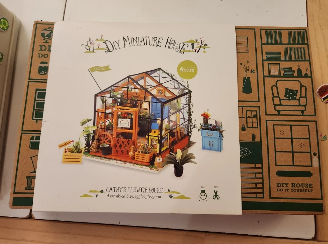 Rolife Cathy's Flower House DIY Miniature Kit