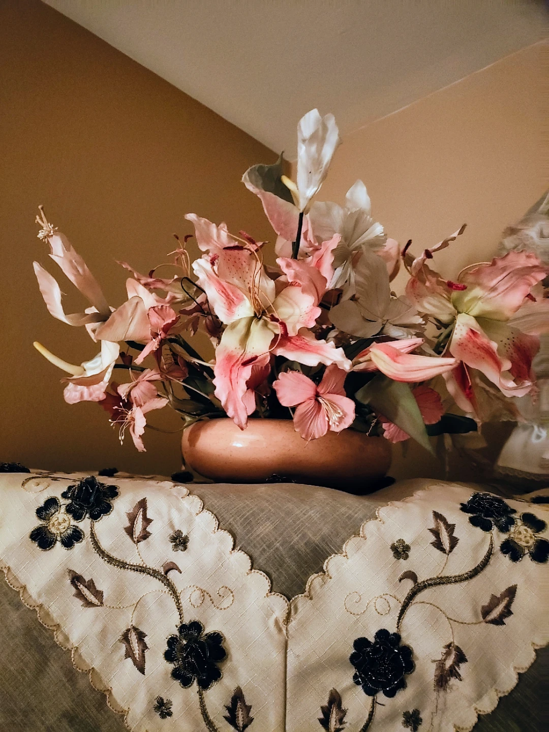 Artificial Floral Arrangement with Pink Vase - photo 3