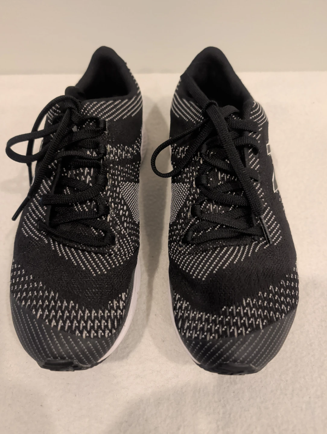 New Balance Agility Runners Size 8 US ( Great Condition!)