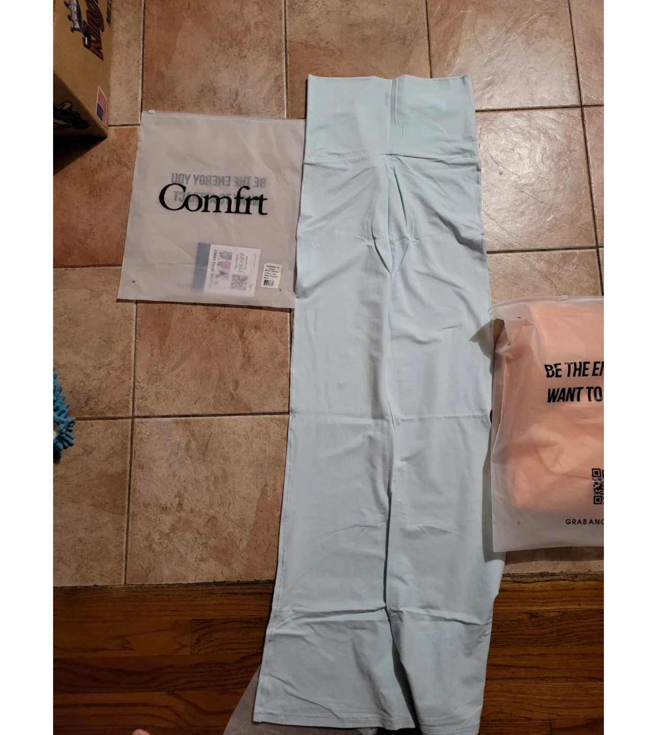 Comfrt petal peach shade hoodie & baby blue sweatpants - photo 3