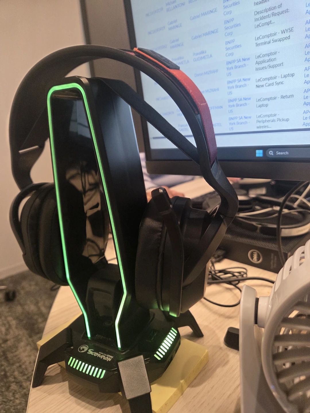 JLab Wireless headphones with Marvo Scorpion RGB stan - photo 2