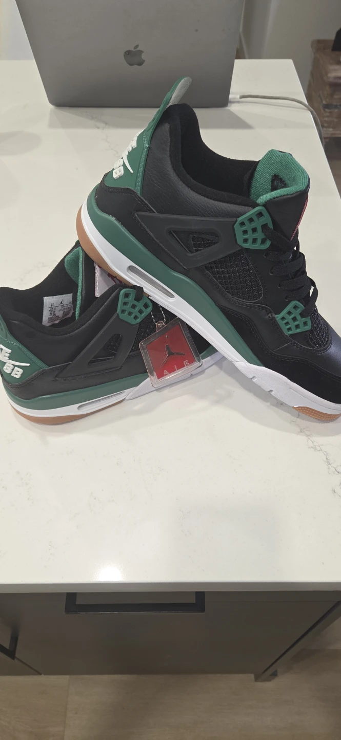 Nike SB x Jordan 4 style Pine Green