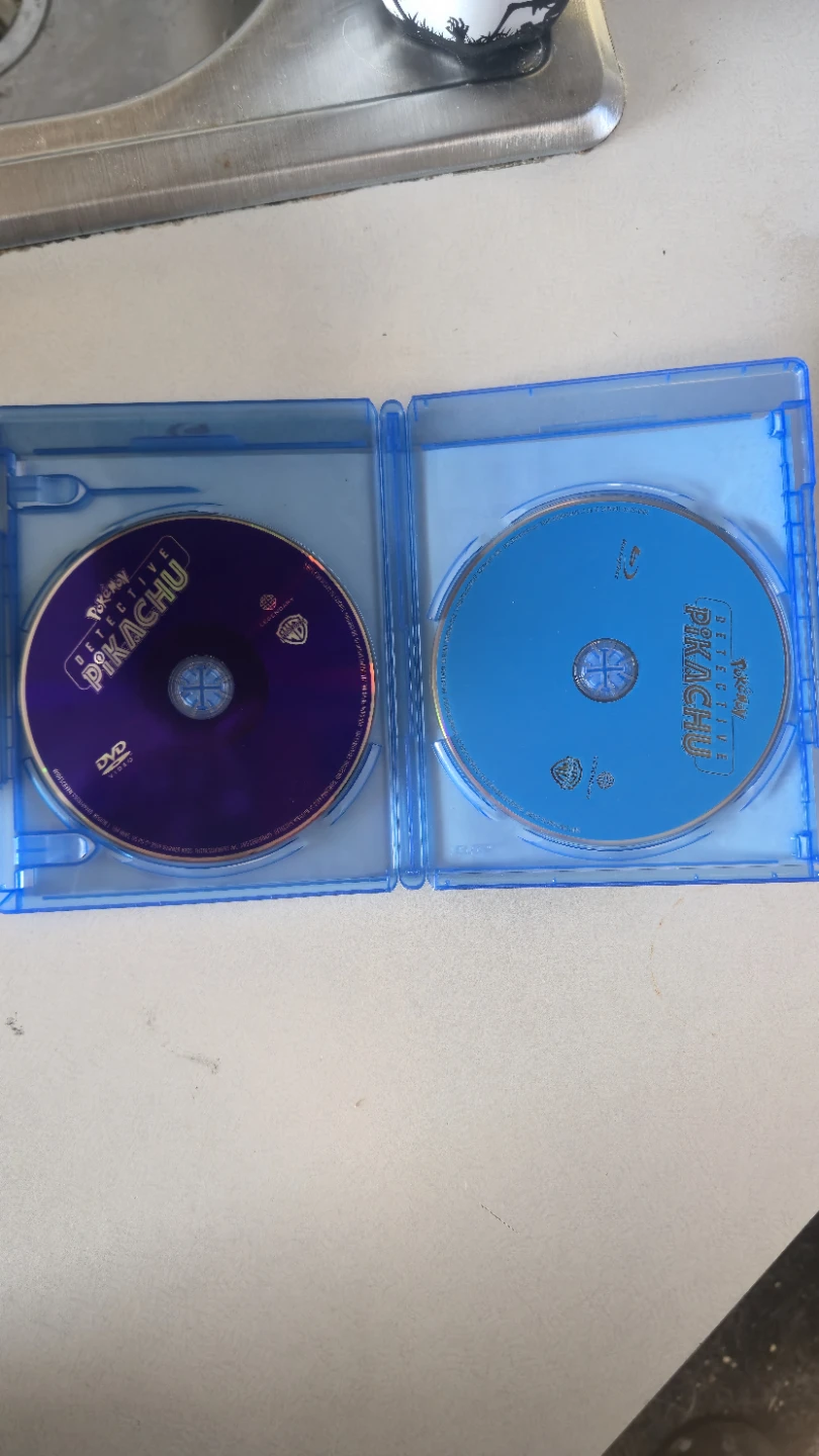 Pokemon Detective Pikachu Blu-ray and DVD - photo 2