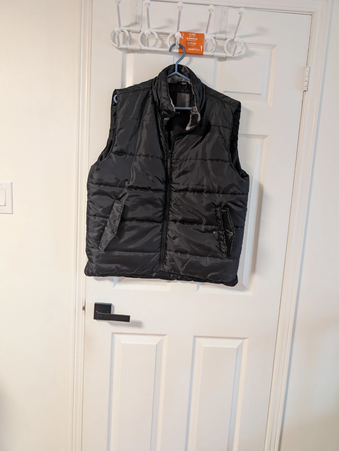 Sokoo Black Puffer Vest $15 each - photo 2