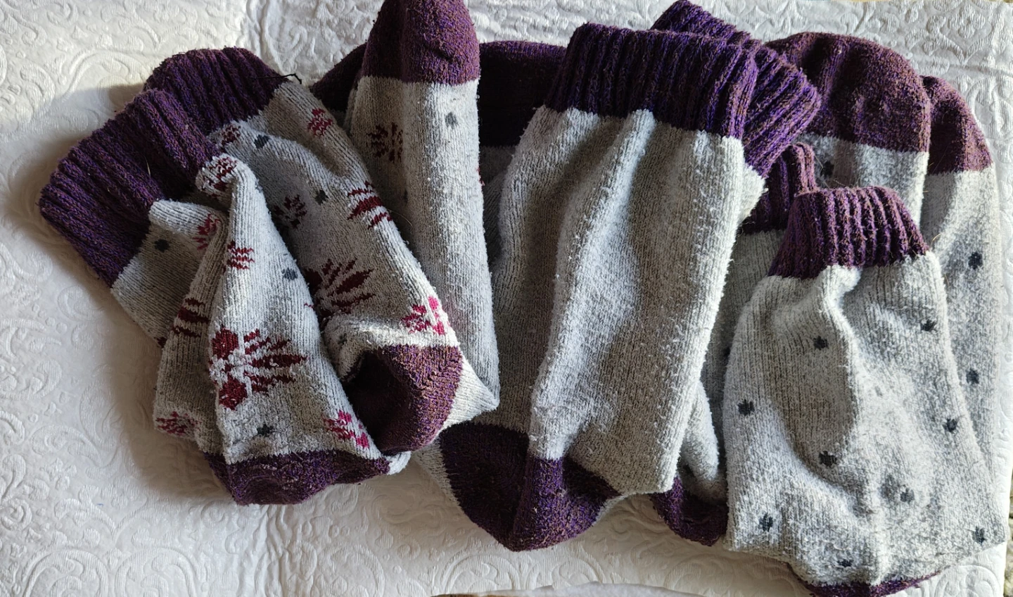 3️⃣ Three pairs of cozy winter themed socks - photo 2