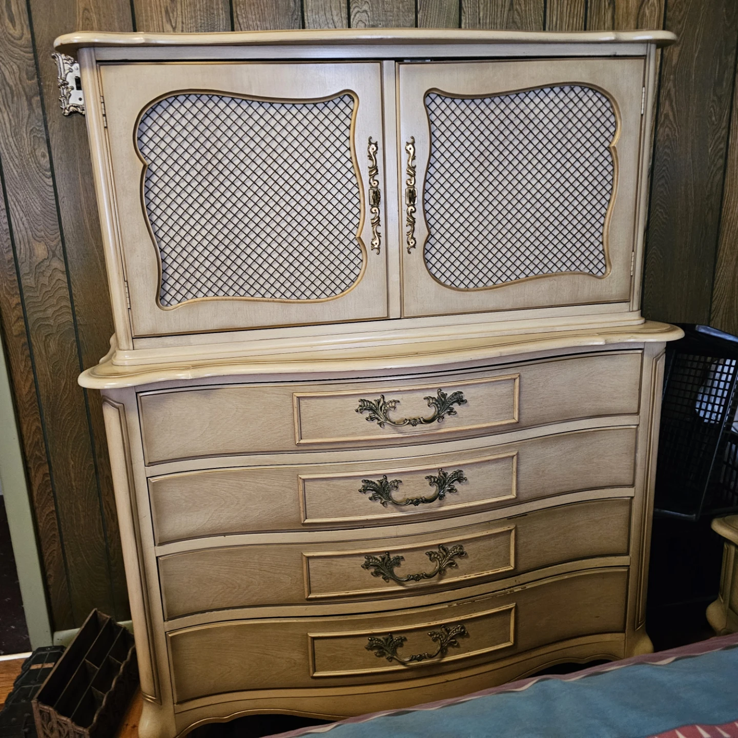 Vintage 6-Piece Solid Wood French Provincial Bedroom Set - photo 2