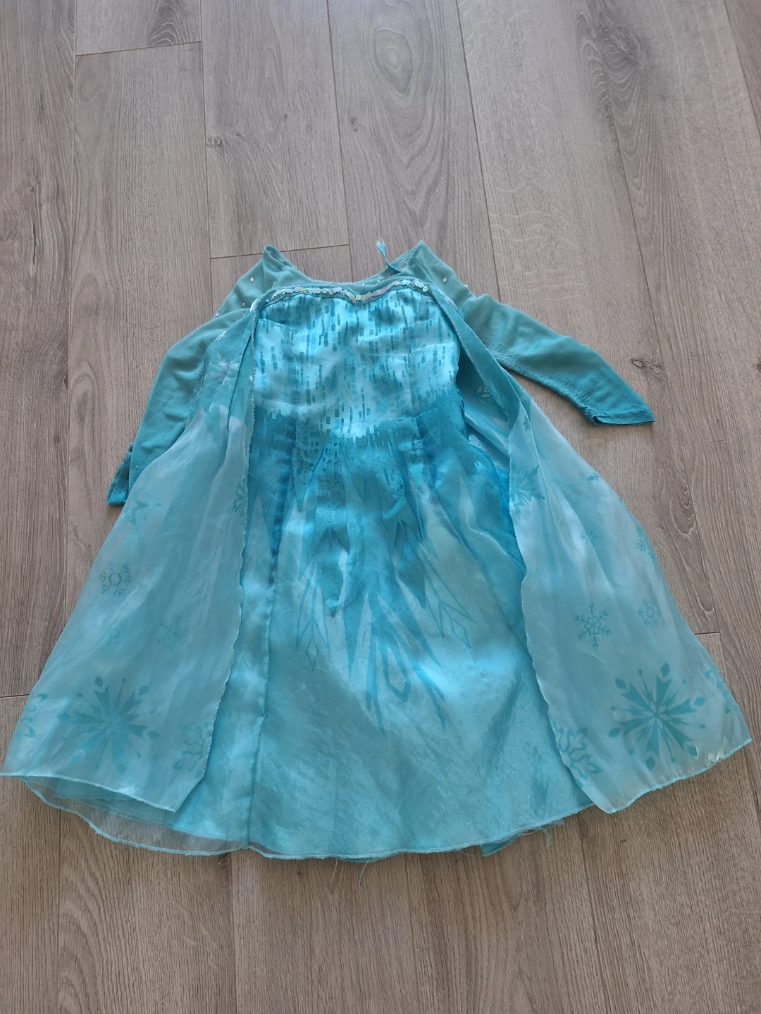 Disney Store Frozen Elsa Costume - photo 3