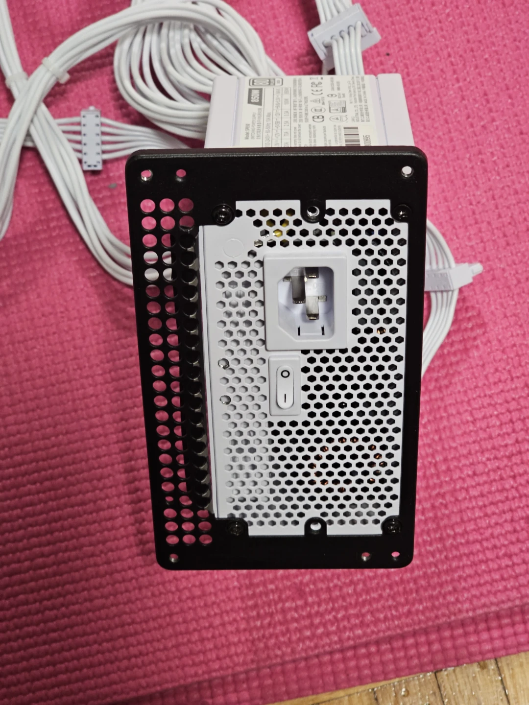Lian Li SP850 SFX Power Supply - photo 4