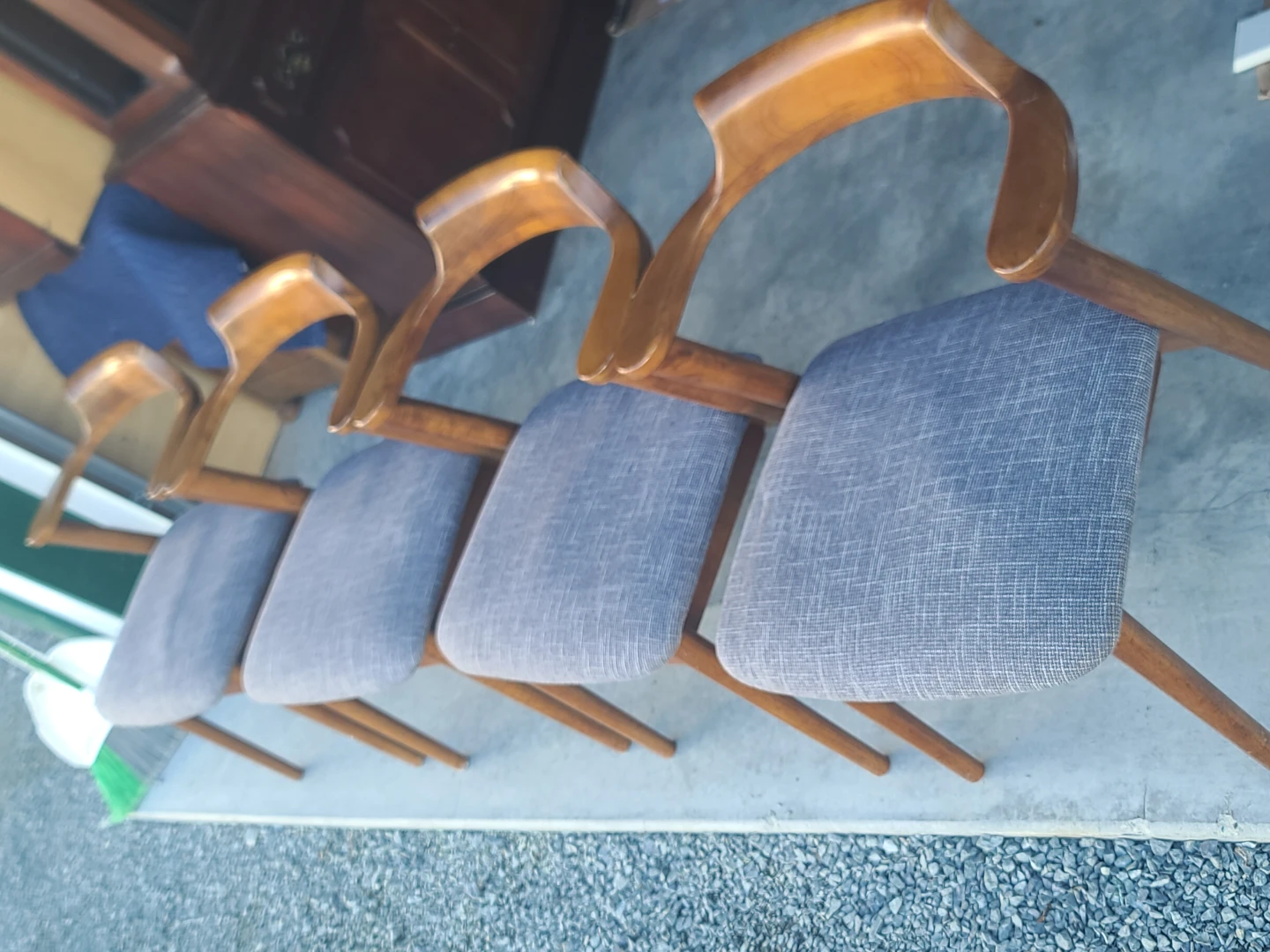 Set of 4 Mid-Century Style Dining Chairs - photo 2