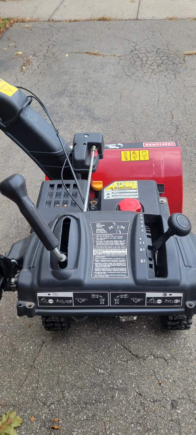 28 inch Craftsman snowblower with 357cc engine - photo 5