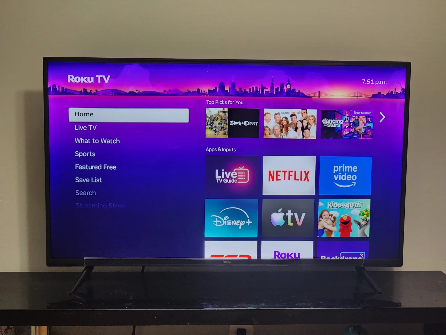 Roku Select Series 40-inch FHD Smart TV - photo 4