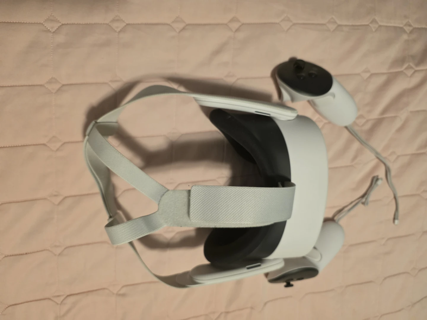 Meta Quest 3S VR Headset with Controllers and Charger - photo 2
