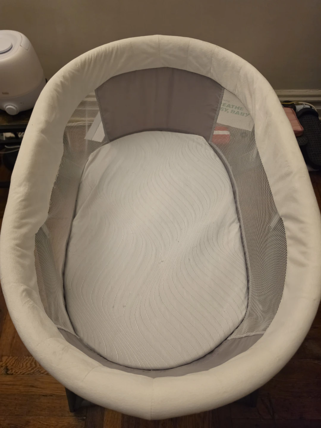 Ingenuity FoldAway Rocking Wood Bassinet - photo 2