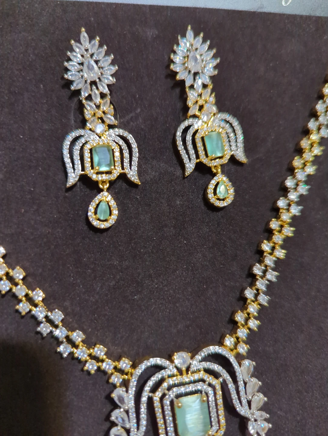 Gold-Tone Necklace and Earring Jewelry Set - photo 3