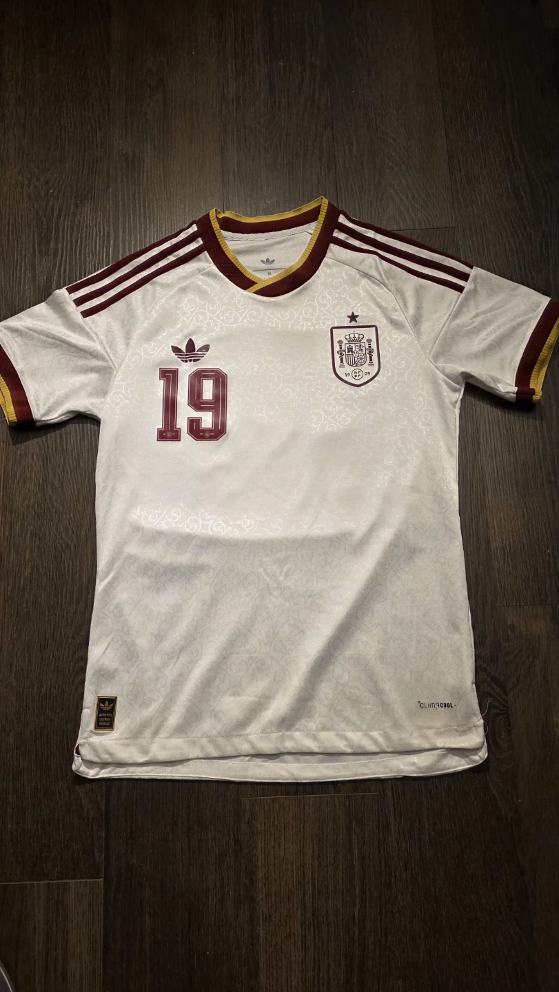 Lamine Yamal #19 Spain away jersey - photo 2