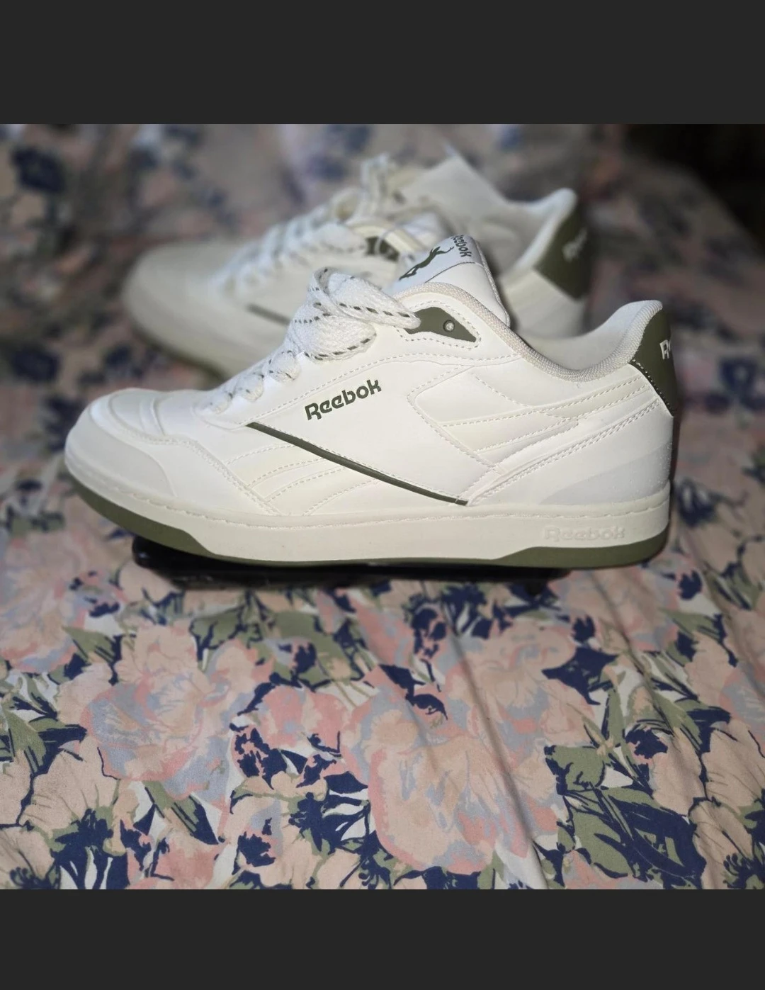 Reebok Lo-Top Skateboarding Sneakers W/ Wide Laces in a Men's 12 - photo 2