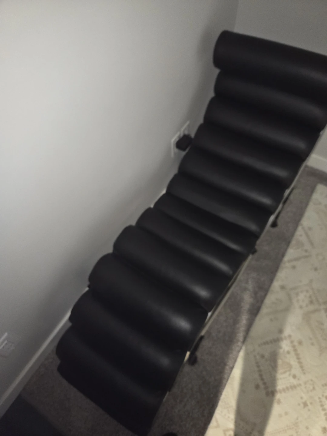 Black Leather Lounge Chair - photo 2