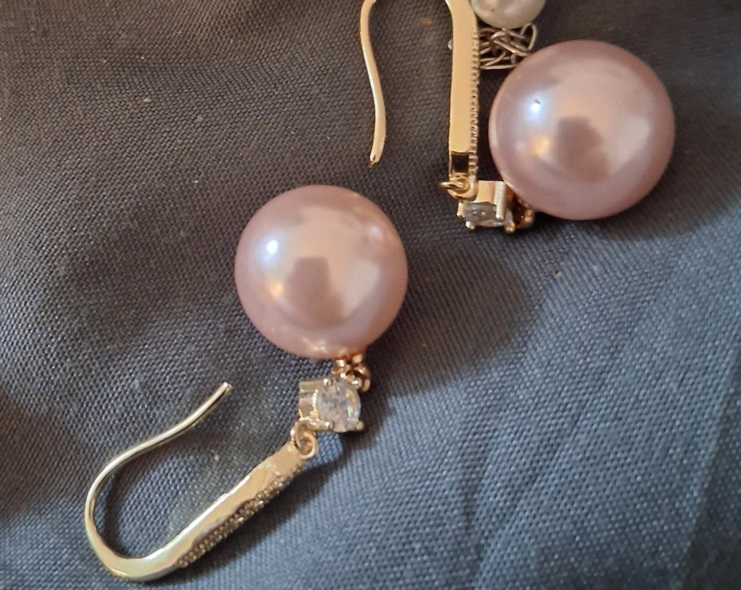 Assorted Fashion Earrings and Decorative Case - photo 3
