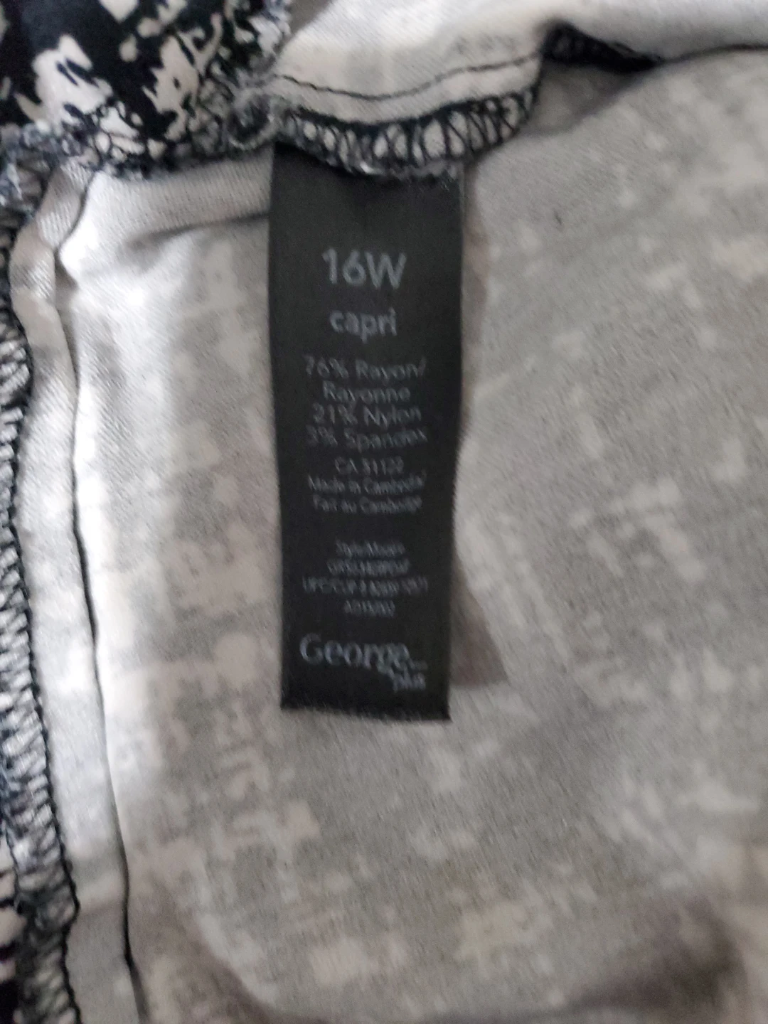 George Plus Size 16W Black and White Print Capri Pants - photo 2