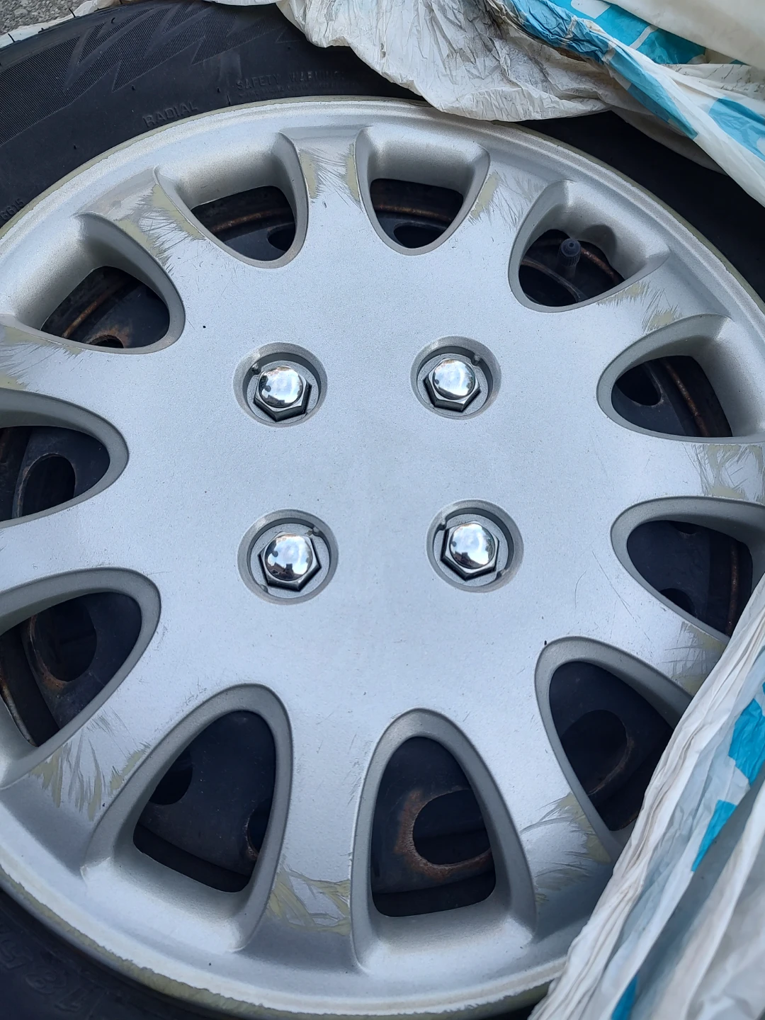 Nexen 185/70R14 Winter Tires with Rims
