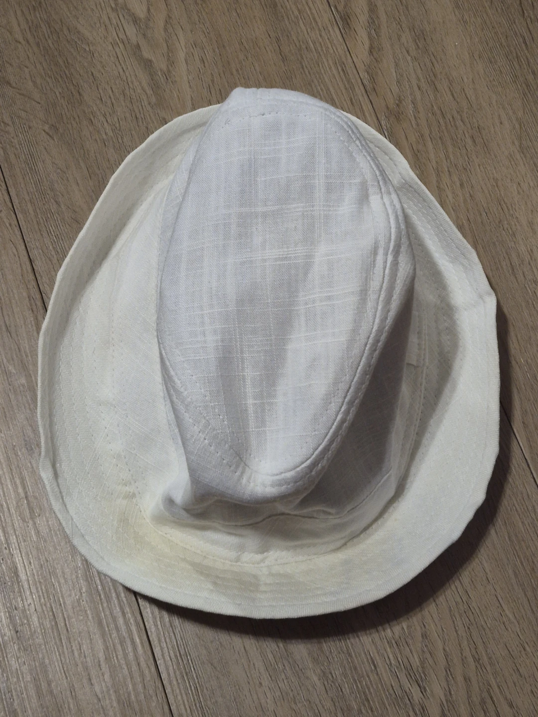 Le Château White Linen Bucket Hat