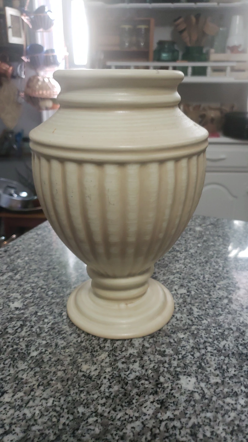 Cream Fluted Pedestal Vase - photo 2