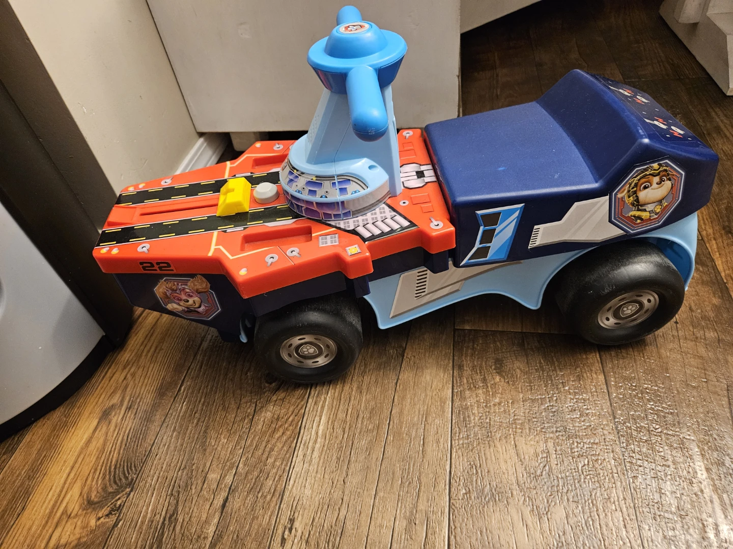 Paw Patrol Aircraft Carrier Ride-On