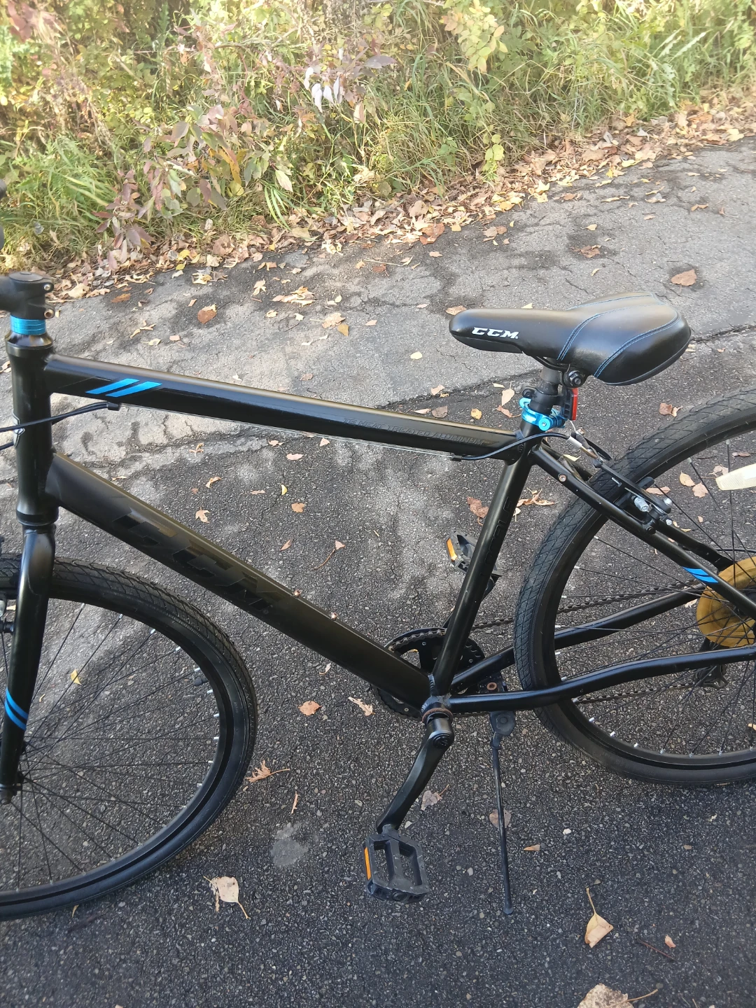 CCM Hybrid Bike Black and Blue - photo 4