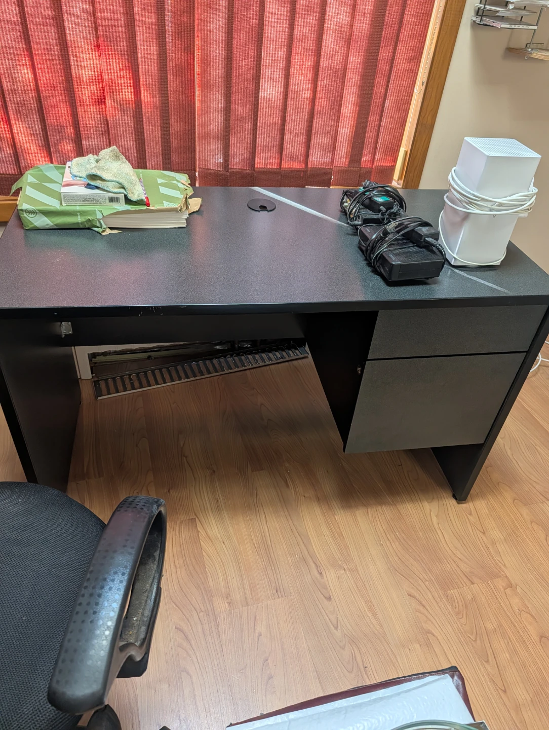 Black Mesh Office Chair/ desk