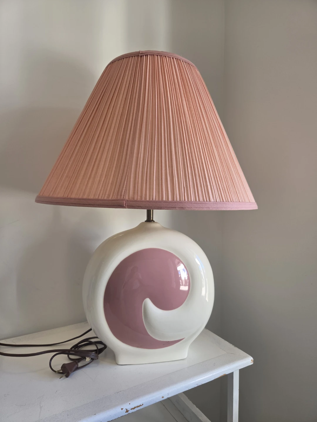 Vintage Ceramic Table Lamp - Cream and Pink