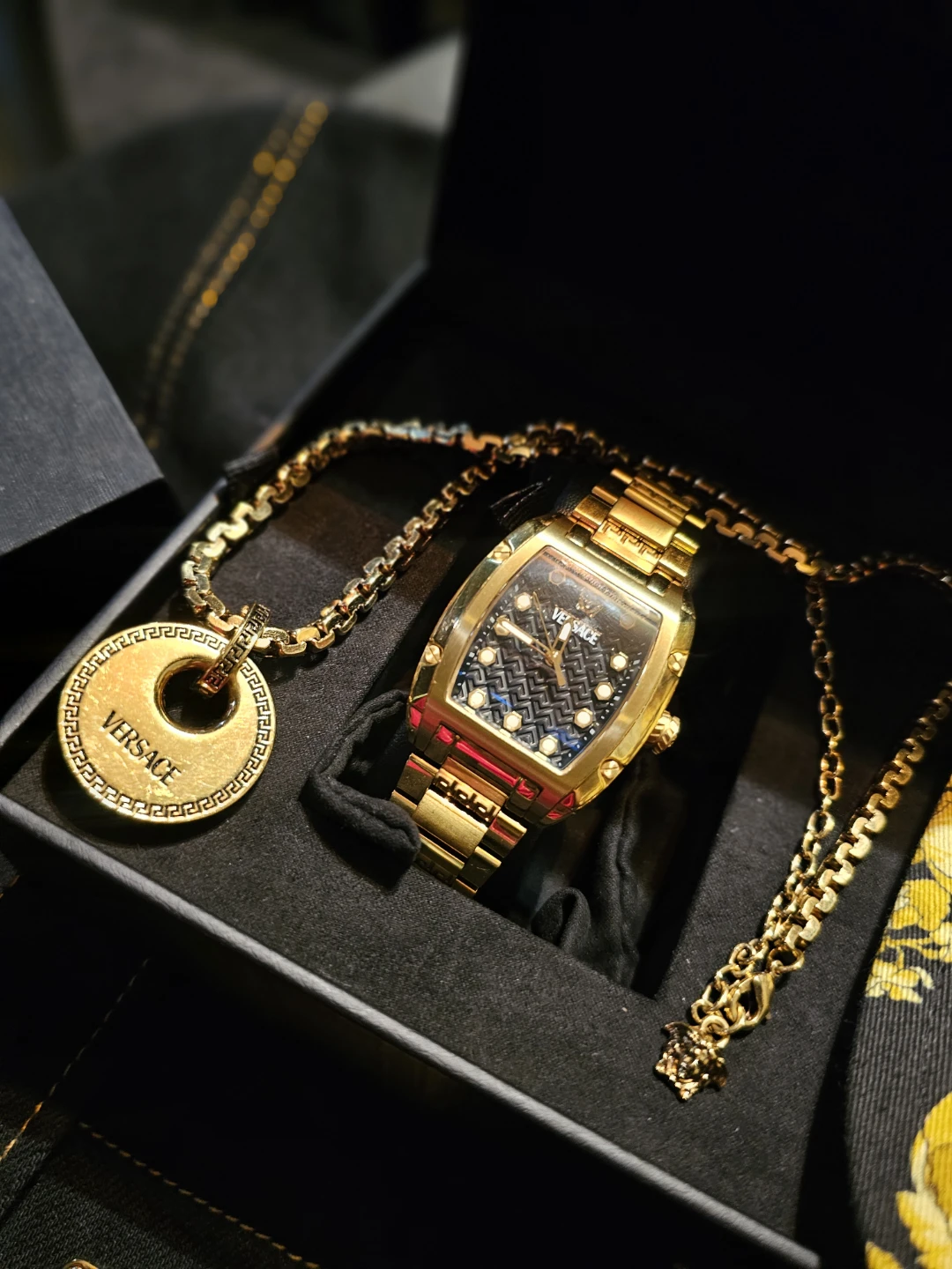 VERSACE - photo 2