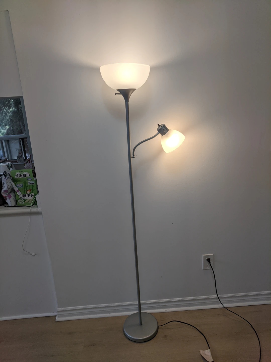 Silver floor lamp with reading light - photo 4