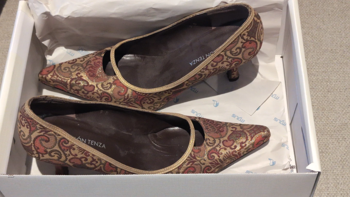 Ramon Tenza Paisley Pattern Kitten Heel Pumps - photo 3